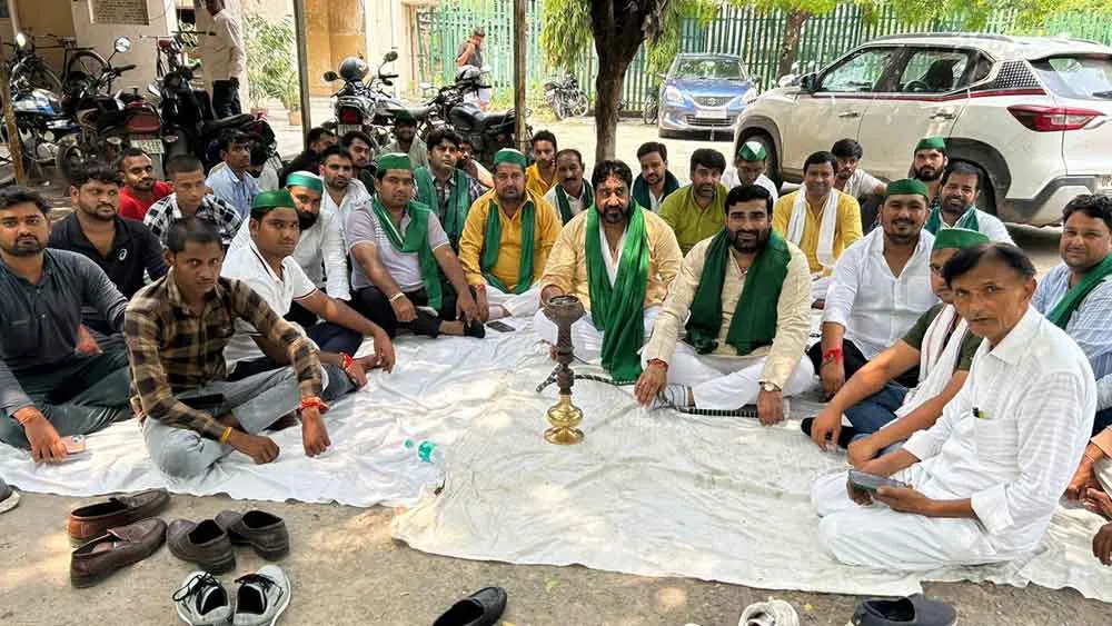 बिजली विभाग अवैध उगाही बंद करे: अशोक भाटी