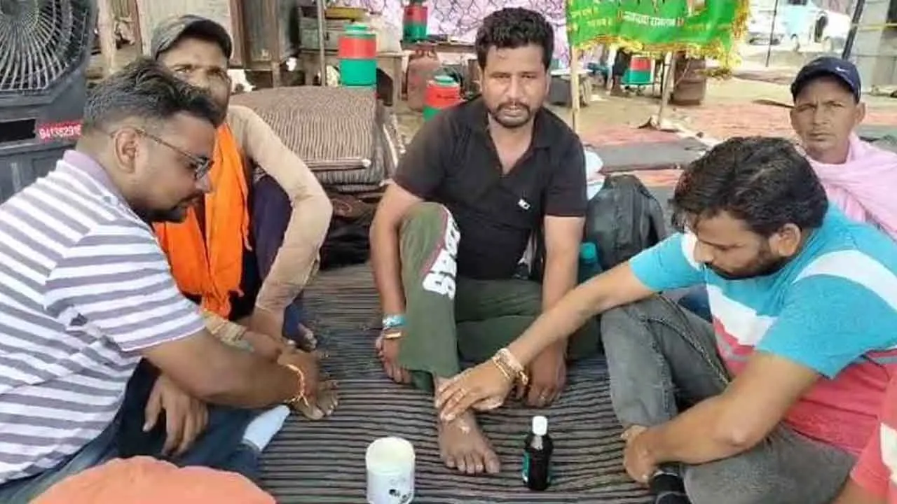 ”आओ सा थाक गिया, थोड़ो आराम कर ल्यो”