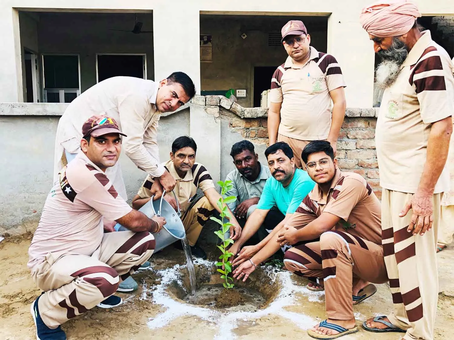 रोड़ी ब्लॉक के बड़ागुढ़ा क्षेत्र के गांव अलीकां में पौधरोपण!