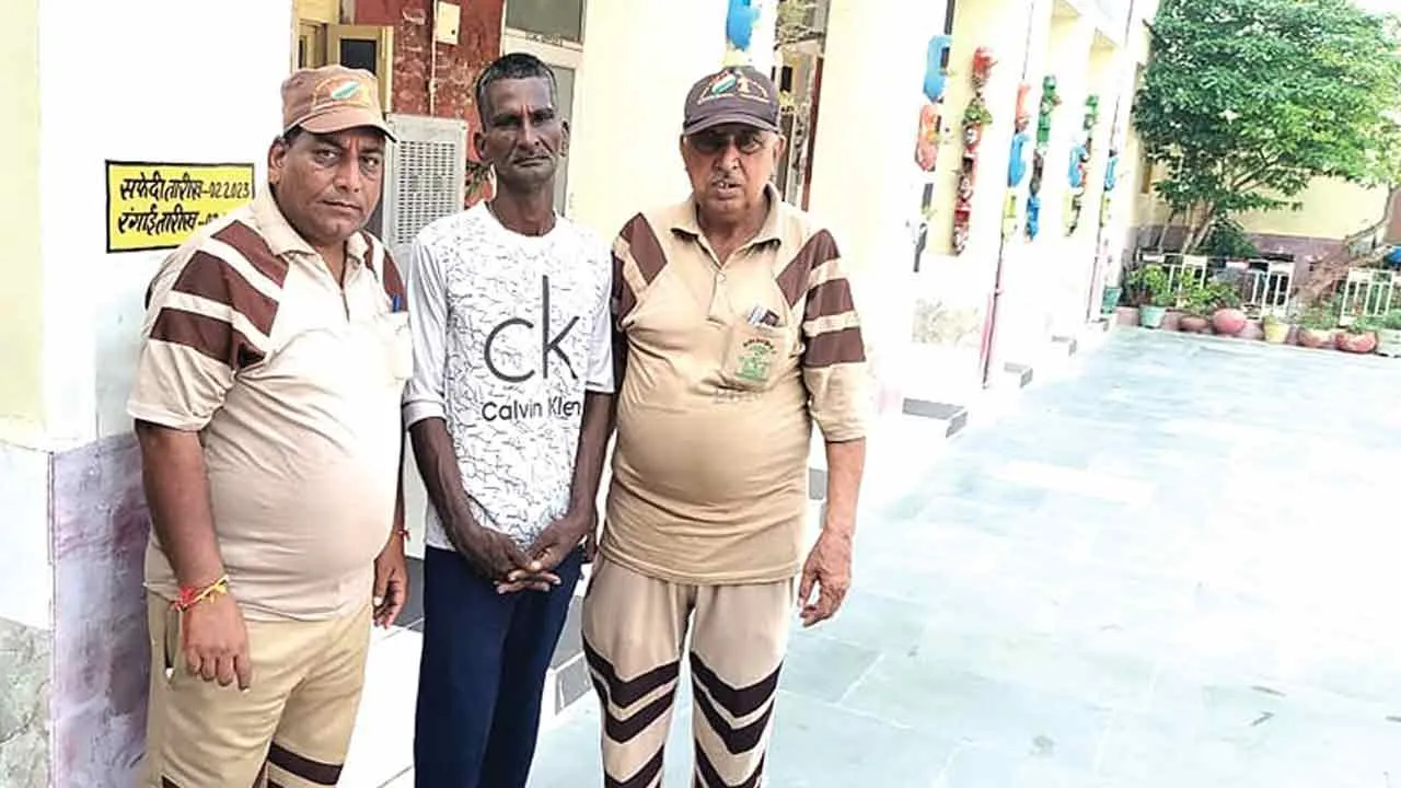 डेरा सच्चा सौदा के सेवादारों का प्रयास लाया रंग, रास्ता भटक कर चेन्नई से संगरिया आया व्यक्ति अपनों से मिला