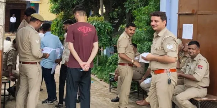 दूसरे चरण के पहले दिन 963 ने छोड़ा पुलिस का पेपर