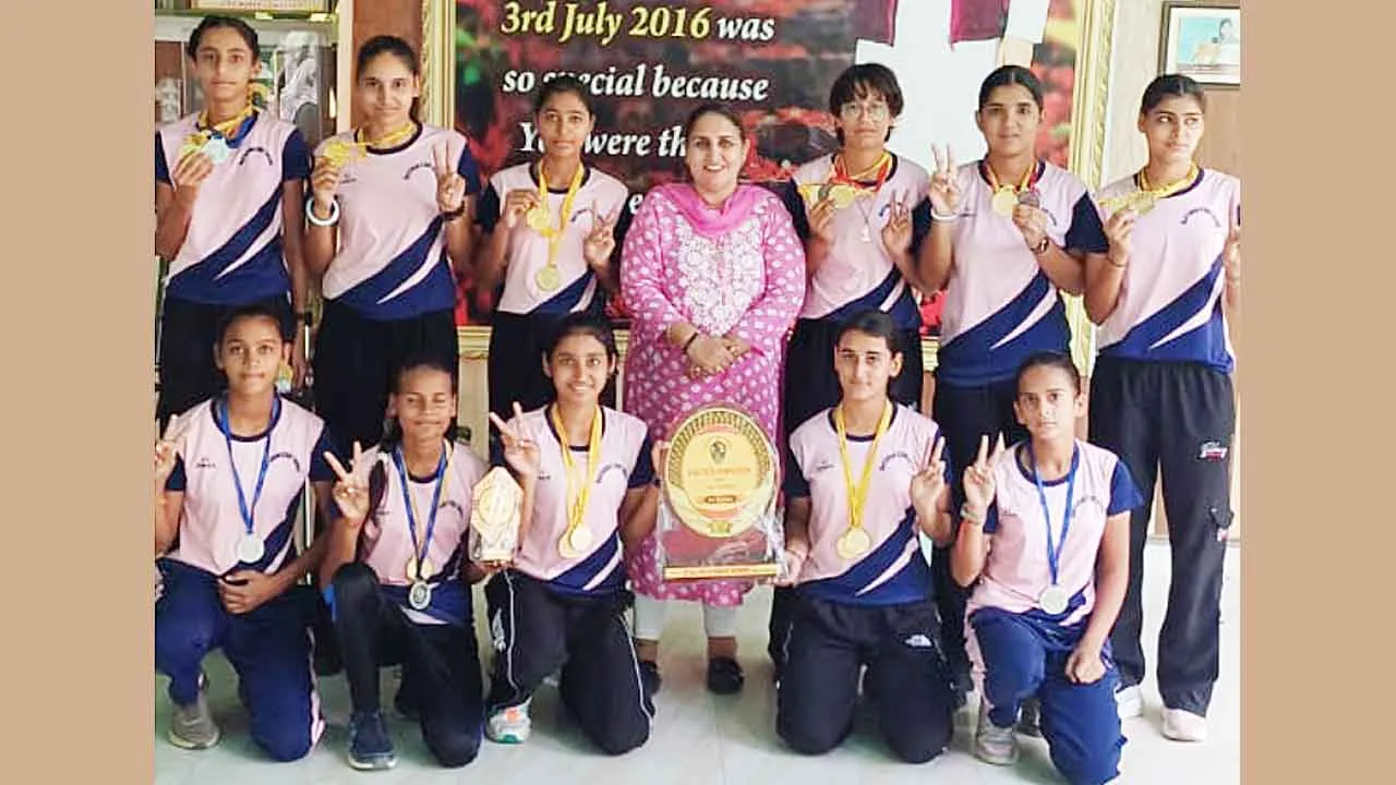 सीबीएसई क्लस्टर एथलेटिक्स प्रतियोगिता में शाह सतनाम जी गर्ल्स स्कूल की एथलीटों ने लगाई स्वर्ण पदकों की झड़ी!