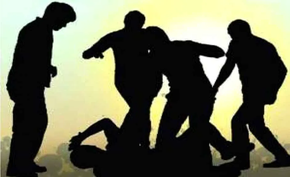 हथियारों से लैस होकर किया हमला