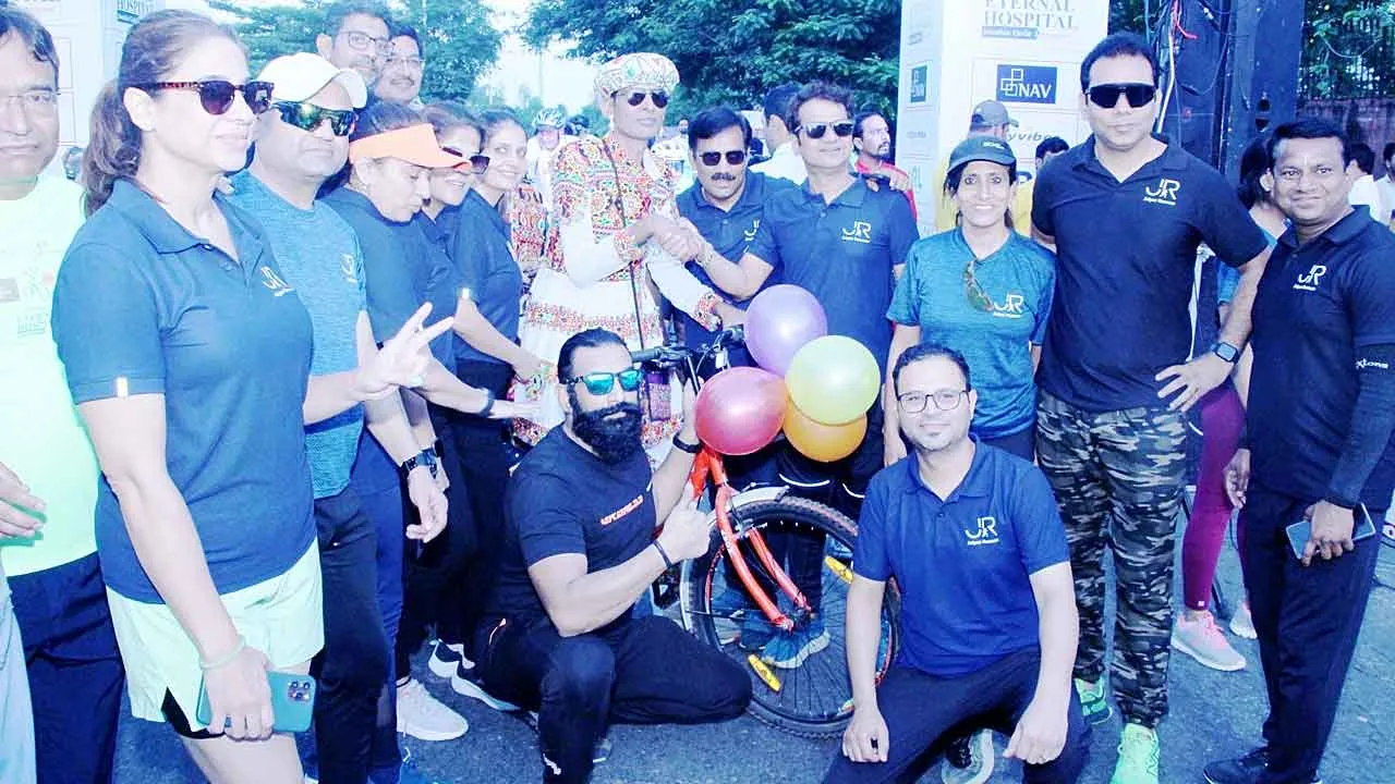 AU Jaipur Cyclothon: ‘गुलाबी नगरी’ में आयोजित एयू जयपुर साइक्लोथॉन में उमड़ा जयपुर