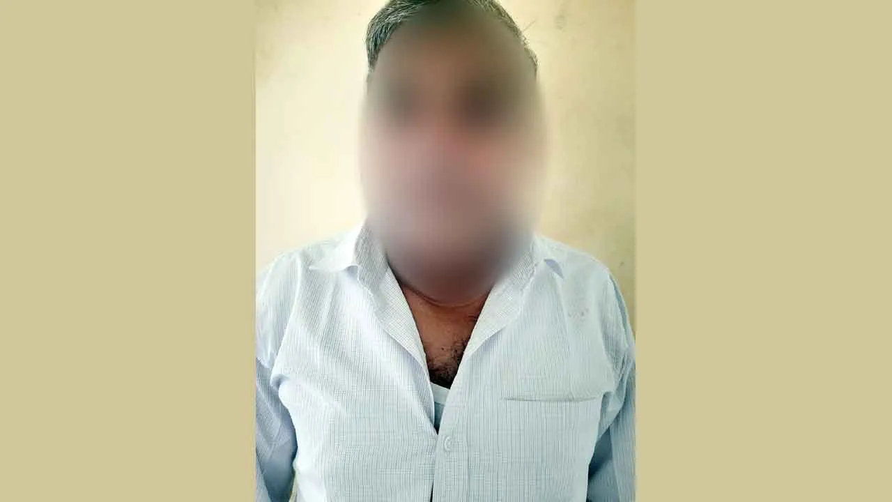 Briber Arrested: सवाईमाधोपुर में अतिरिक्त प्रशासनिक अधिकारी 5 हजार रिश्वत राशि लेते रंगे हाथों गिरफ्तार
