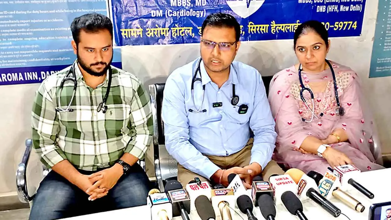 Heart Disease: इन लक्षणों को न करें नजरअंदाज! नहीं तो जा सकती है जान!