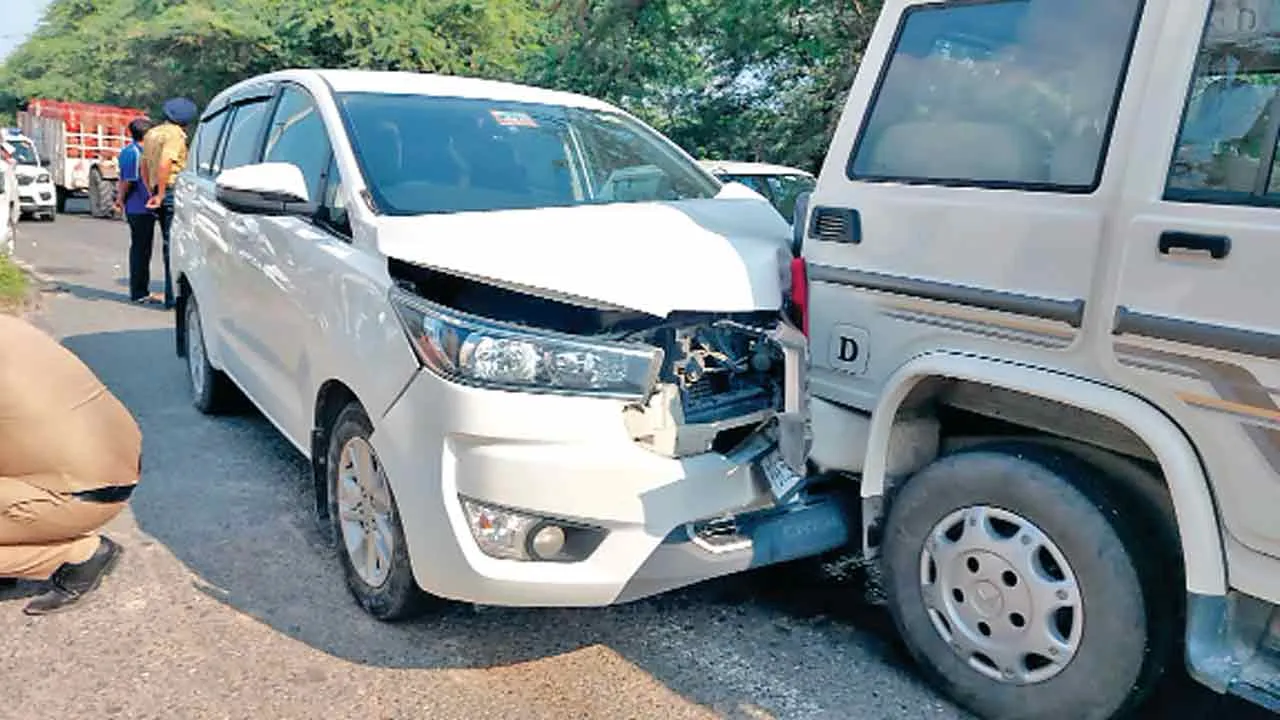 Road Accident: आप विधायक गोल्डी कंबोज की गाड़ी हादसाग्रस्त