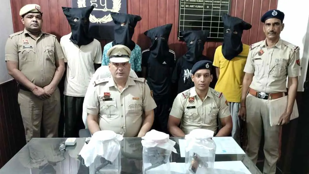 डकैती की योजना बनाते हुए 5 आरोपी गिरफ्तार