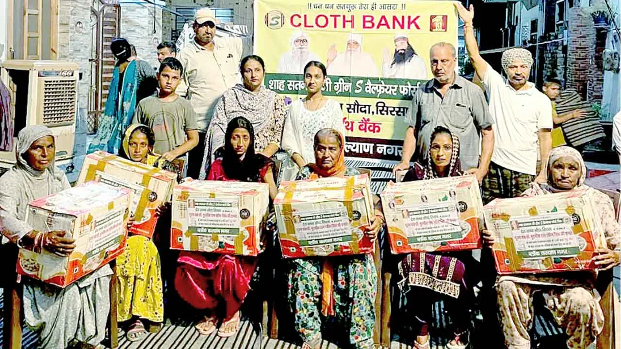 Humanity: दूसरों के चेहरों पर मुस्कान बिखेरकर मनाया अपना जन्मदिन!