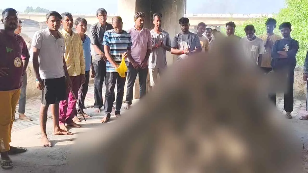 मानवता: निराश्रित मृतक महिला का किया अंतिम संस्कार