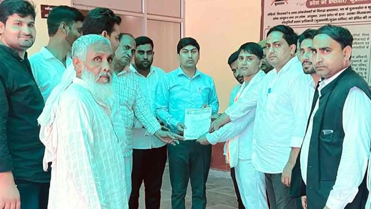 राहुल गांधी को एसपीजी सुरक्षा दिए जाने की मांग, सौंपा ज्ञापन