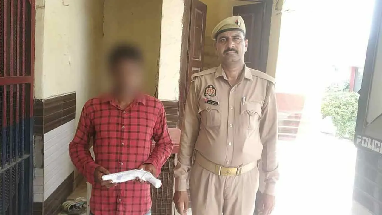 युवक से अवैध तमंचा व जिंदा कारतूस बरामद, जेल भेजा
