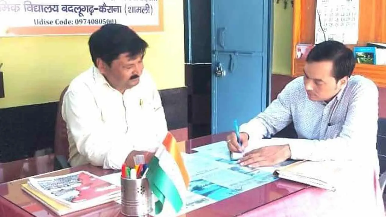 विद्यालय में इस्तेमाल हो रही खाद्य सामग्री को जांचा