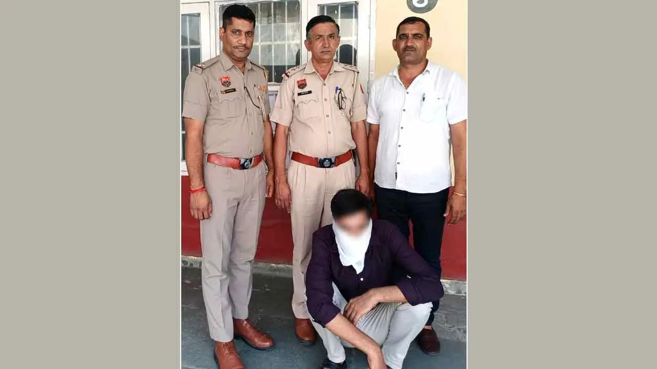 विदेश भेजने के नाम पर 9 लाख ठगी का आरोपी धरा