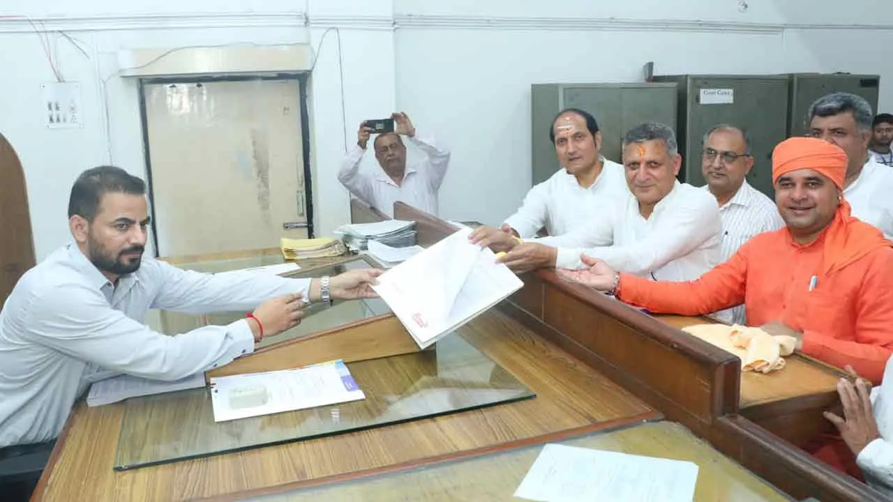 जगाधरी विधानसभा से भाजपा प्रत्याशी कंवरपाल गुर्जर ने किया नामांकन दाखिल