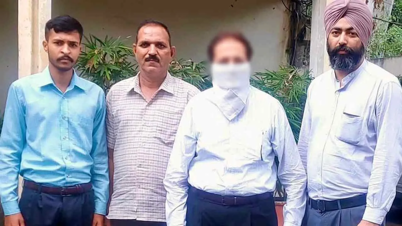 अनाज घोटाला मामला: डिप्टी डॉयरेक्टर साथी बत्रा विजिलेंस ब्यूरो द्वारा गिरफ्तार
