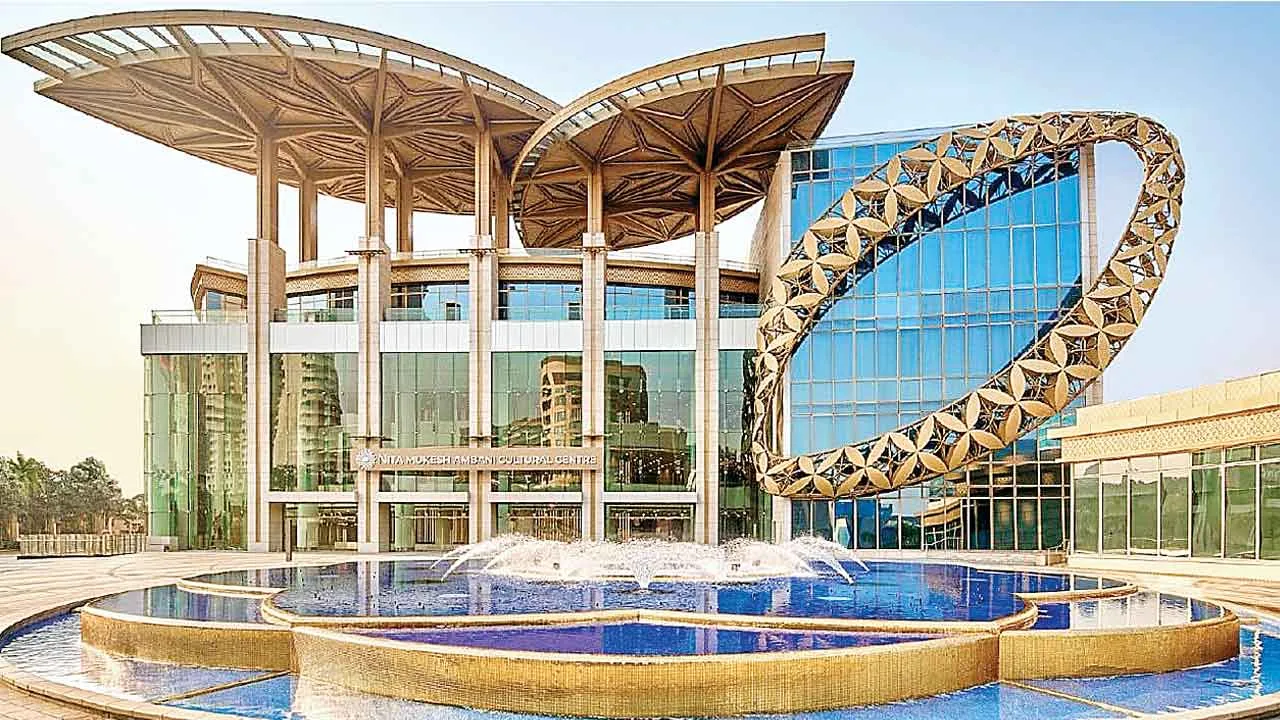 Nita Mukesh Ambani Cultural Centre: दुनिया का प्रमुख सांस्कृतिक केंद्र बना नीता मुकेश अंबानी कल्चरल सेंटर