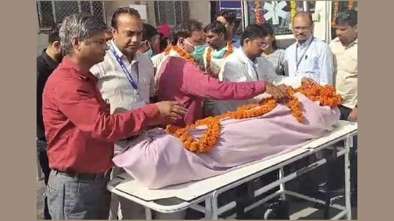 Organ Donation: खुद नहीं बच सकी लेकिन तीन लोगों की जिंदगियाँ बचा गईं सावित्री देवी