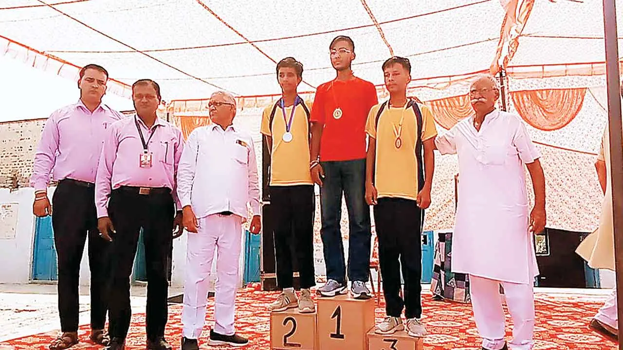 68th District Level Sports Competition: एसएस आदर्श विद्यालय पदमपुर को साइक्लिंग में तीन गोल्ड मैडल