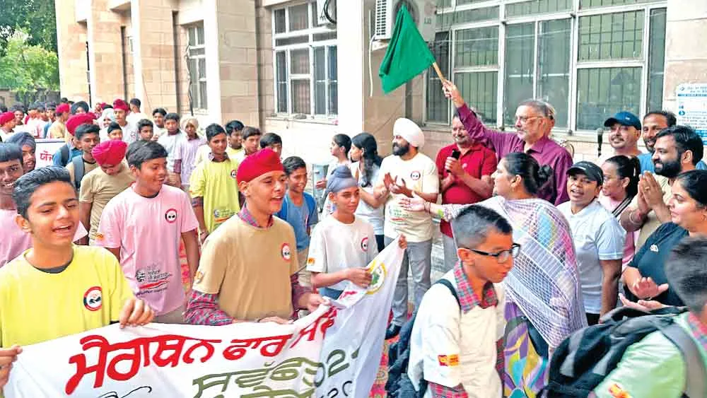 ‘स्वच्छता ही सेवा’ मुहिम के तहत स्वास्थ्य मंत्री ने मैराथन रैली को किया रवाना
