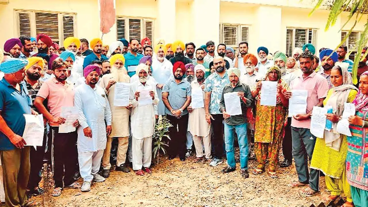 कैबिनेट मंत्री ने 115 लाभपात्रियों को सौंपे 1.72 करोड़ रुपये के स्वीकृति पत्र