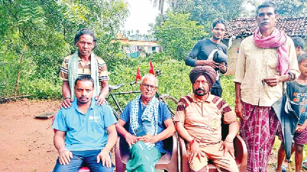 बेटे को देख माता-पिता के छलक पड़े आंसू