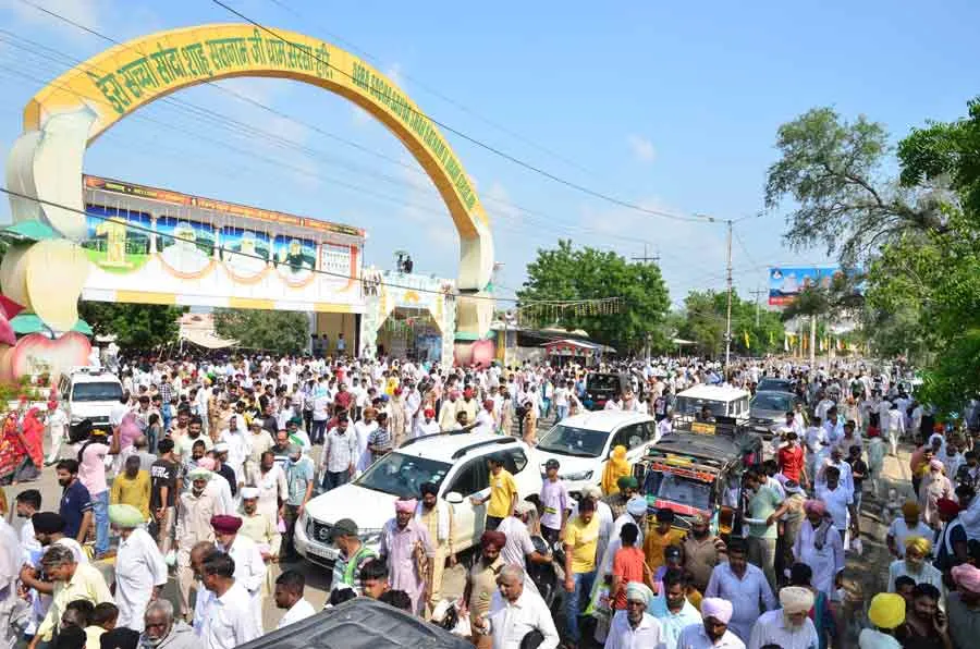 गर्मी व धूप की परवाह किए बिना सेवा में जुटा ‘यूथ’