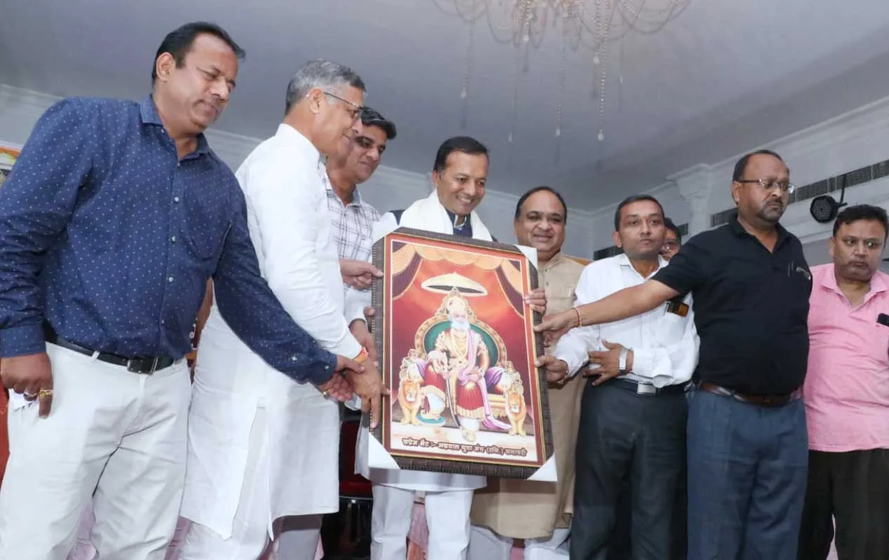 महाराज अग्रसेन के सिद्धांतों पर चलते हुए अग्रवाल वैश्य समाज जनहित के कार्यों में लगा हुआ है: सांसद नवीन जिंदल