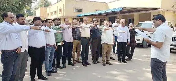 निगम में निजीकरण की कवायद का विरोध, सौंपा ज्ञापन