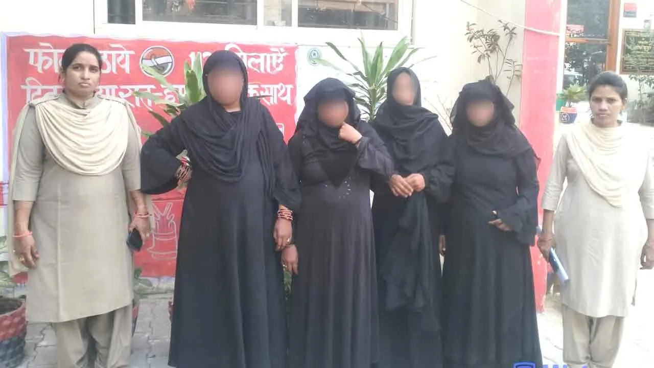 चार शातिर महिला गिरफ्तार: 7 हजार की नगदी बरामद, गुलावठी थाना क्षेत्र का मामला