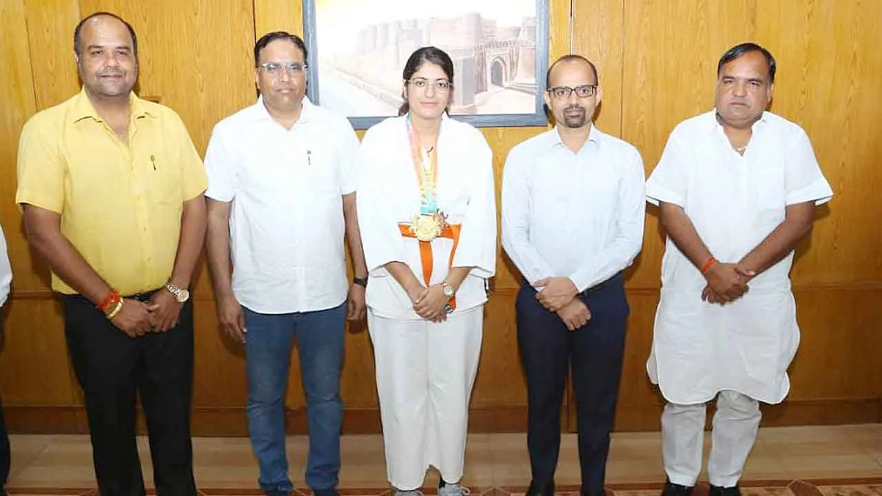 International Karate Championship 2024: पढ़ाई के साथ खेल गतिविधियों को बढ़ावा देना जरूरी : कलक्टर