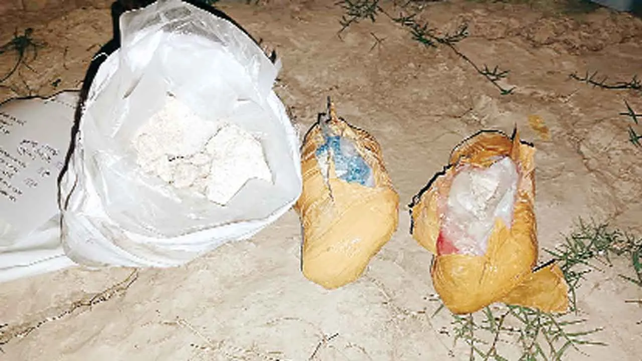 Drugs seized: भारत में नशा फ़ैलाने को पाकिस्तान से भेजी गई 10 करोड़ की हेरोईन, जब्त