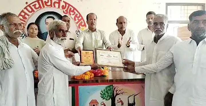 उप स्वास्थ्य केन्द्र व पशु चिकित्सालय के भवन का लोकार्पण