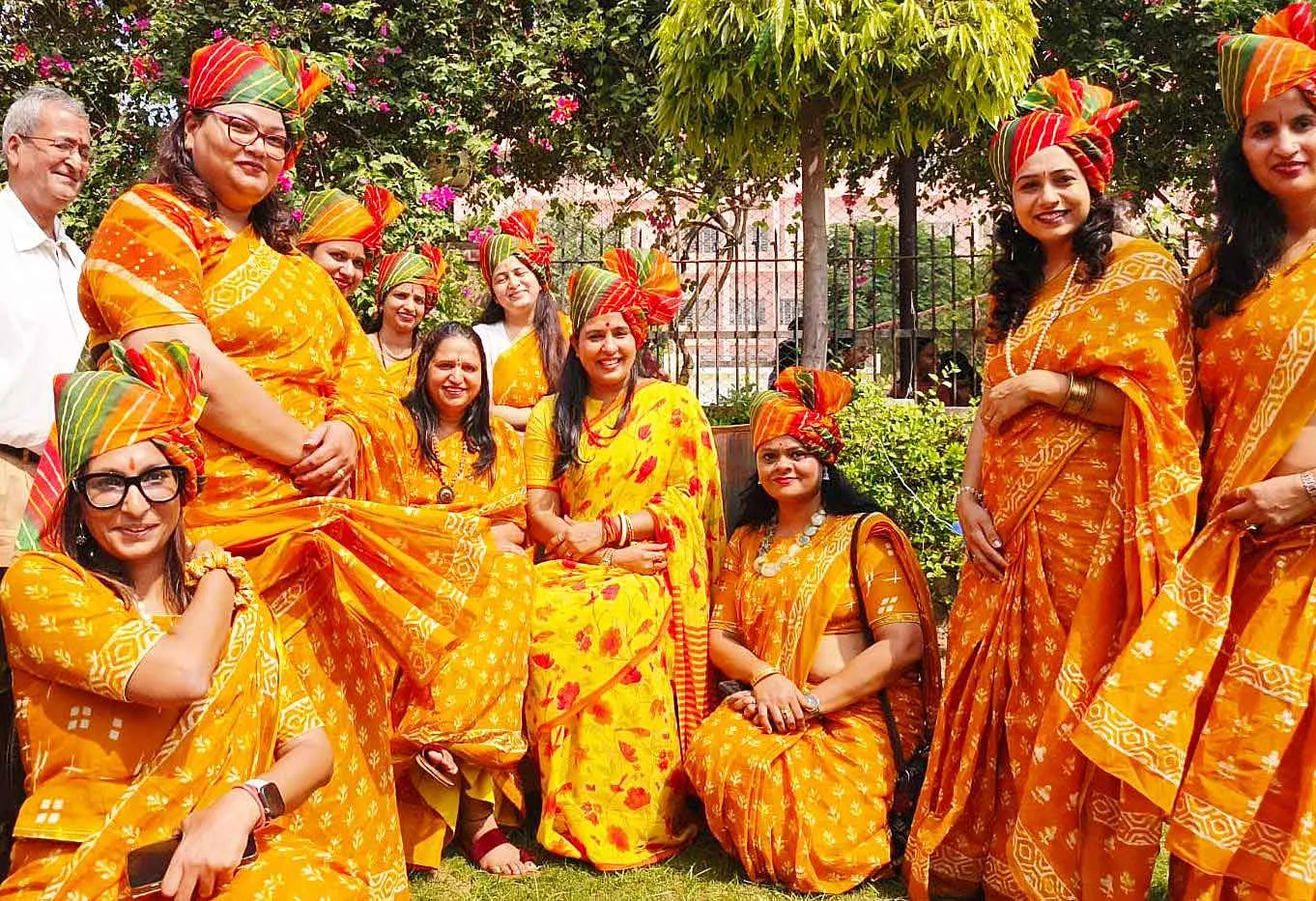 Swayam Siddha Handicraft Exhibition: महापौर ने जमा कराए पुराने कपड़े, पुराने जूते!