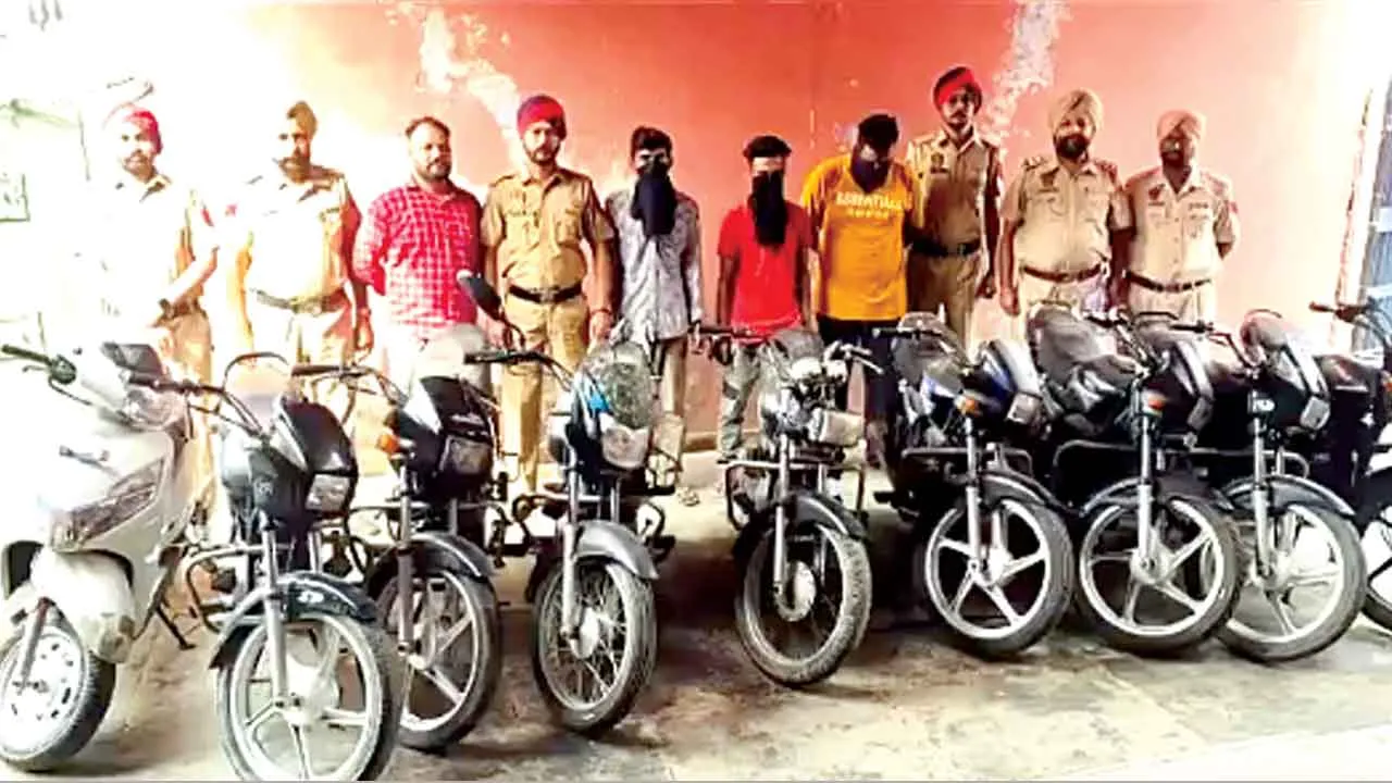 वाहन चोर गिरोह का भंडाफोड़, 3 गिरफ्तार