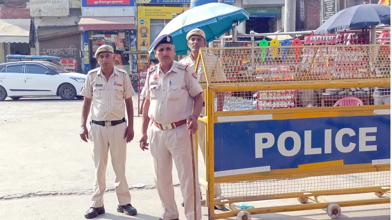त्योहारी सीजन में बाजारों में चार पहिया वाहनों की नो एंट्री