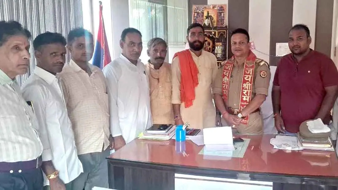राष्ट्रीय बजरंग दल ने कैराना कोतवाल का किया सम्मान