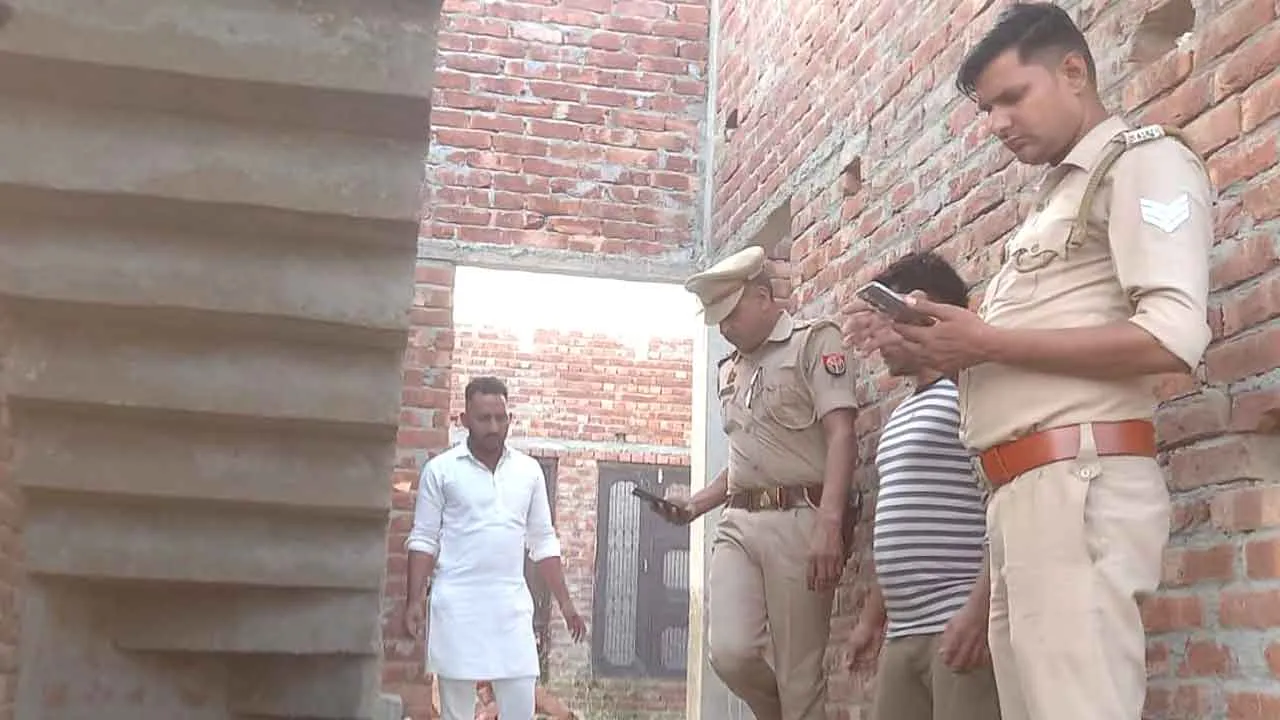 बैनामा लेखक के निर्माणाधीन मकान से मजदूर का शव बरामद
