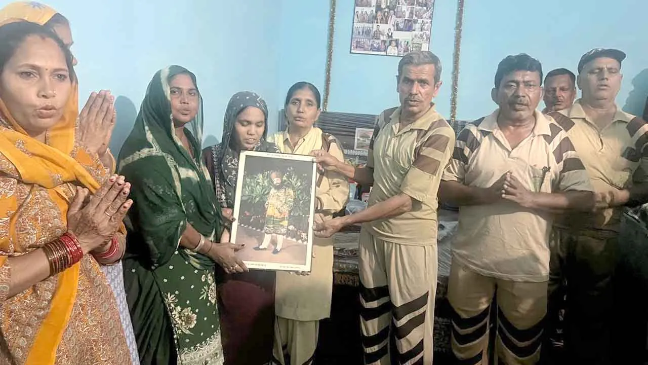 …जब जरूरतमंद परिवार के लिए फरिश्ता बन आ गए डेरा श्रद्धालु
