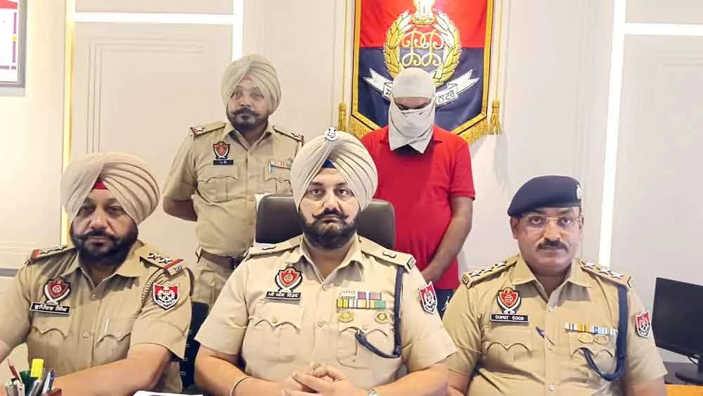 फास्ट फूड की रेहड़ियों को आग लगाने वाला काबू