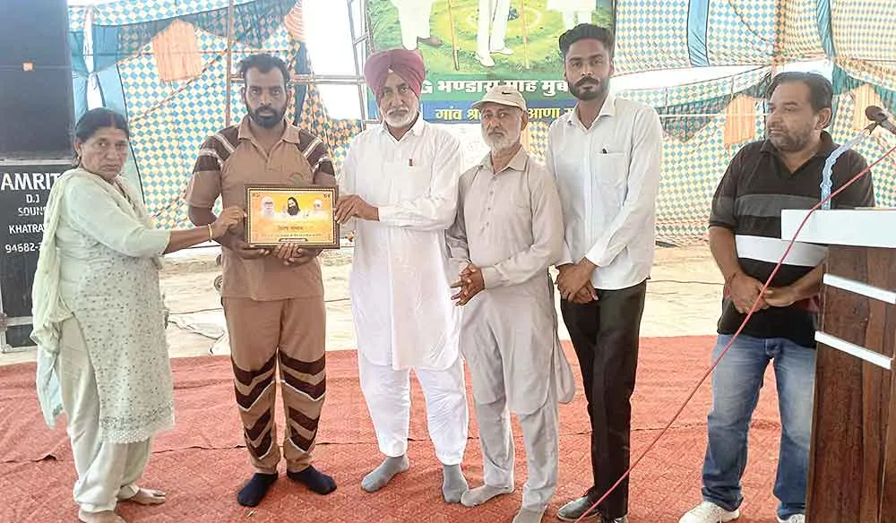सचखंडवासी प्रकाश देवी इन्सां को दी श्रद्धांजलि