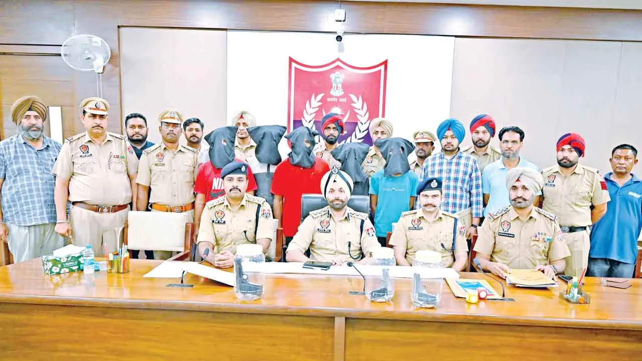फिरौती व लूटपाट गिरोह के 5 आरोपी गिरफ्तार