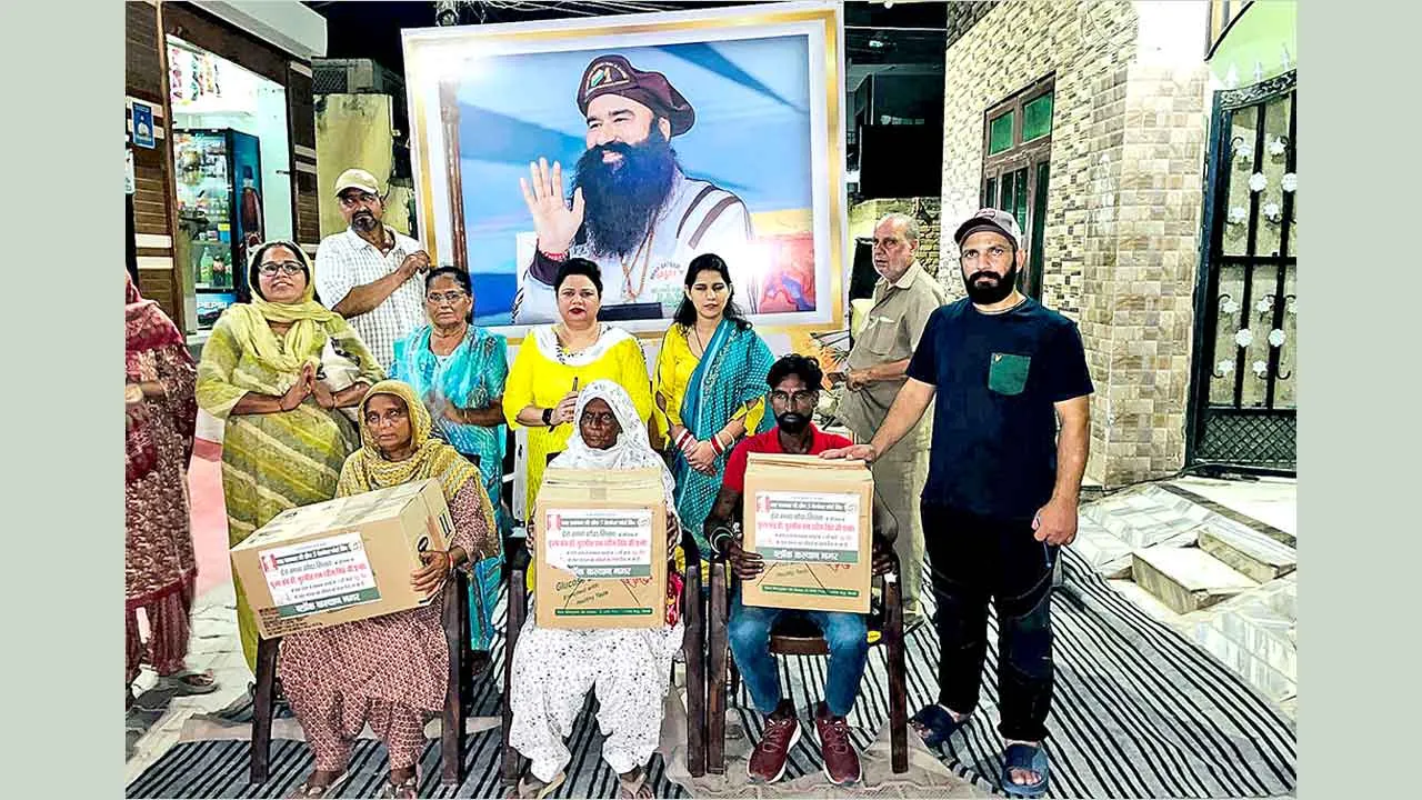 प्रीत नगर जोन के सेवादार परिवार ने 6 जरुरतमंद परिवारों को दिया राशन