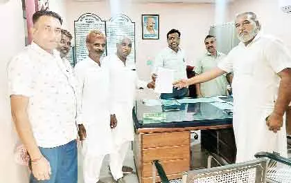 खाद के नाम पर किसानों के साथ हो रही ठगी