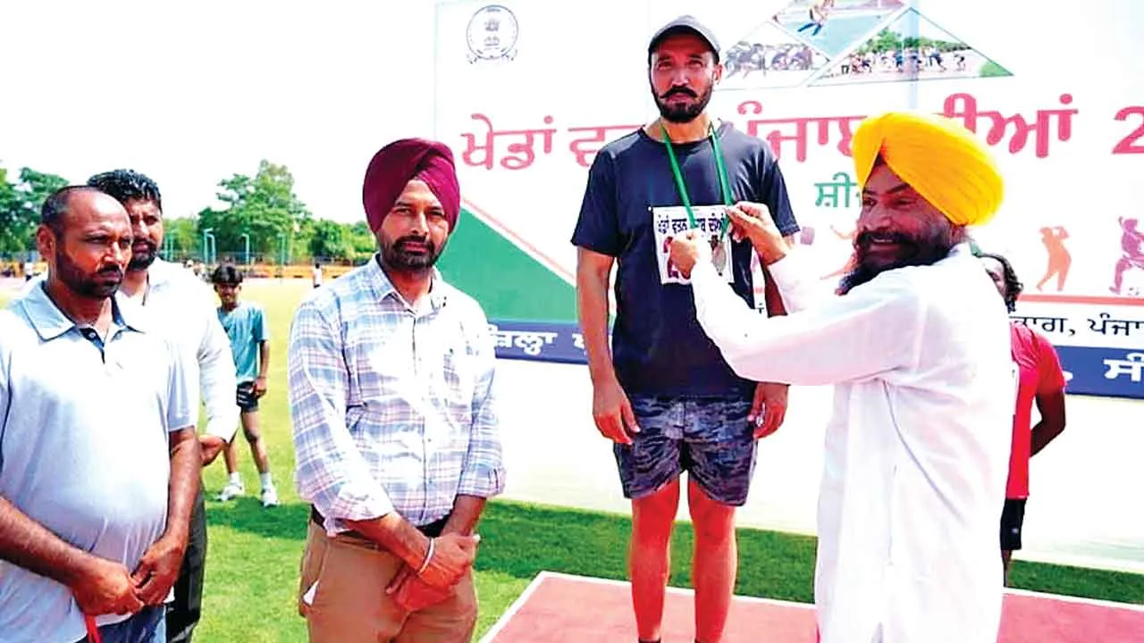 ‘खेडां वतन पंजाब दियां’ में लाईफ गार्ड के चेयरमैन डॉ. सुखी का शानदान प्रदर्शन