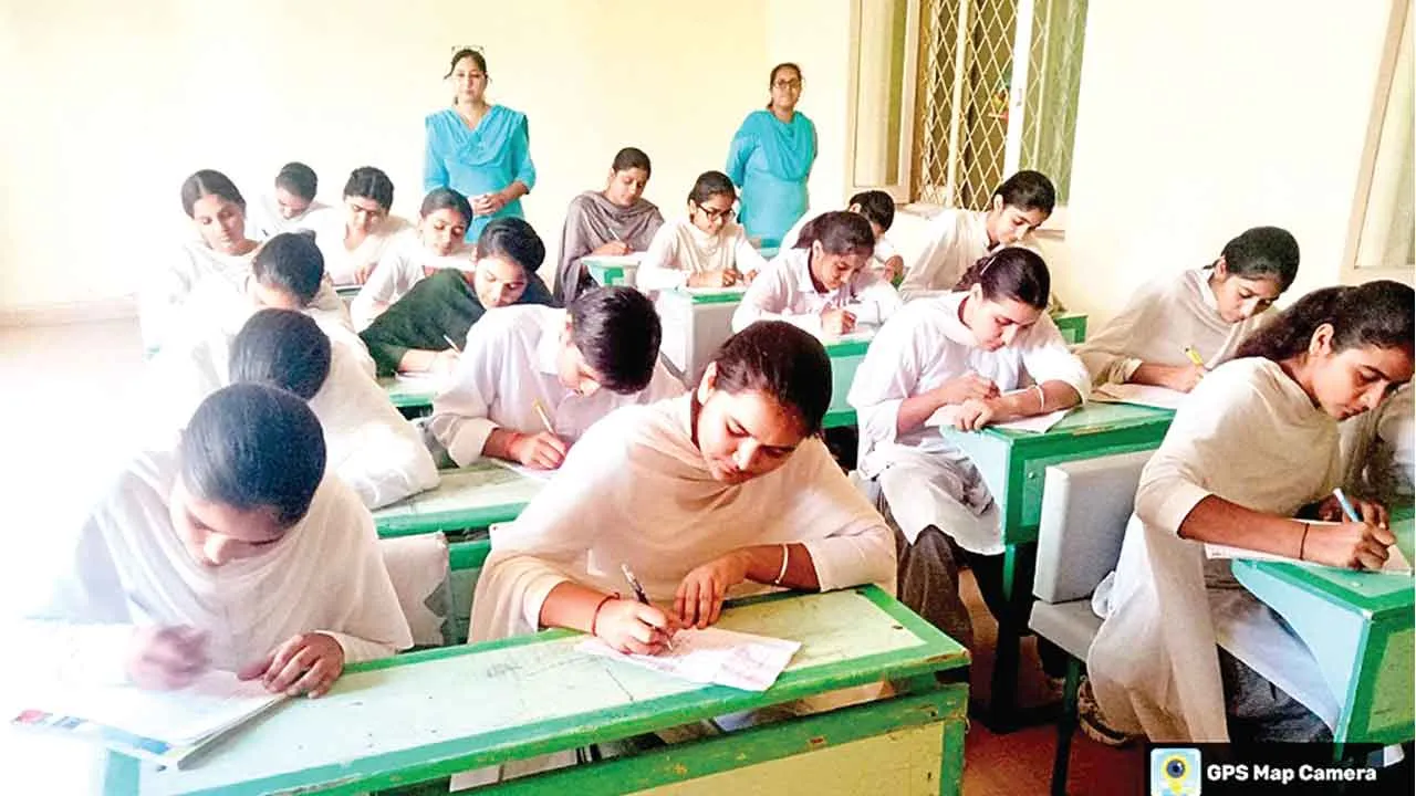 शाह सतनाम जी गर्ल्स महाविद्यालय में विभिन्न प्रतियोगिताएं आयोजित