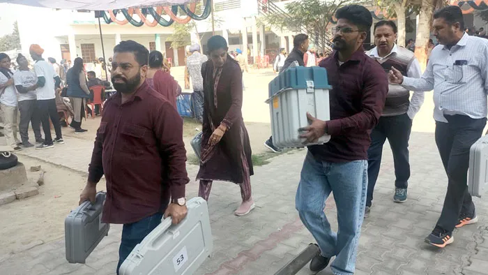 उपचुनाव कल, मतदान केंद्रों के लिए टीमें रवाना