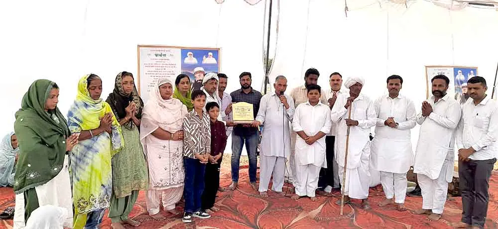 पूर्व विधायक रामचंद्र कंबोज ने की डेरा सच्चा सौदा के अनुयायियों द्वारा किए जा रहे कार्यों की सराहना