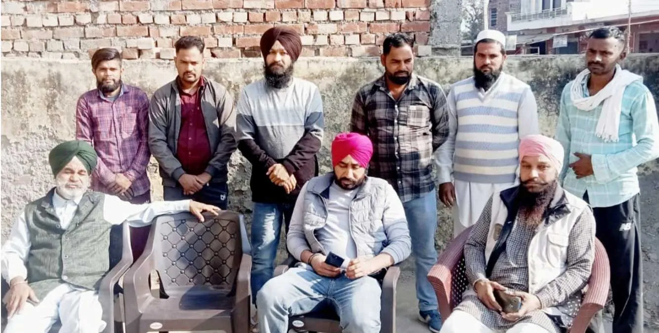 पंचायती जमीन की बोली का समय निर्धारित करने के बाद भी नहीं पहुंचे बीडीपीओ, ग्रामीणों में रोष