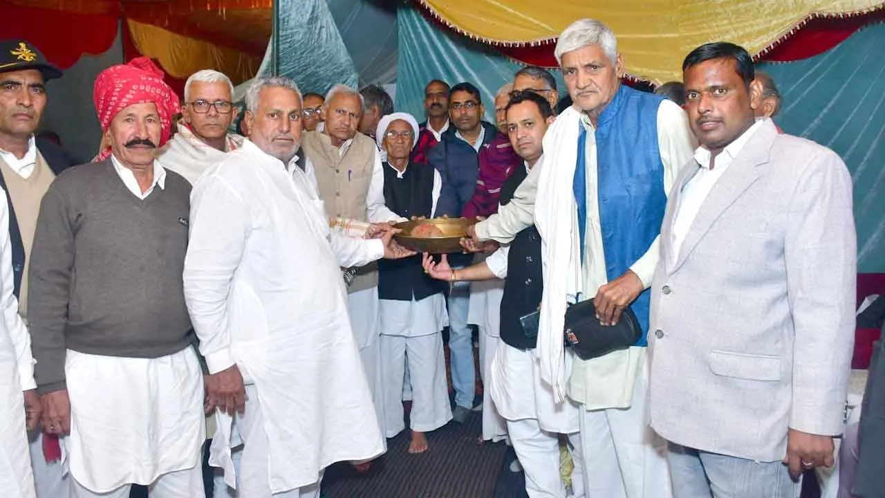 गांव जांडवाला बागड़ के डॉ सतीश भादु ने बेटे की शादी में नहीं लिया दहेज, शगुन के रूप में लिया मात्र 1 रुपया व नारियल